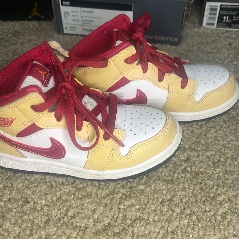 Air Jordan - Picture 2 of 4